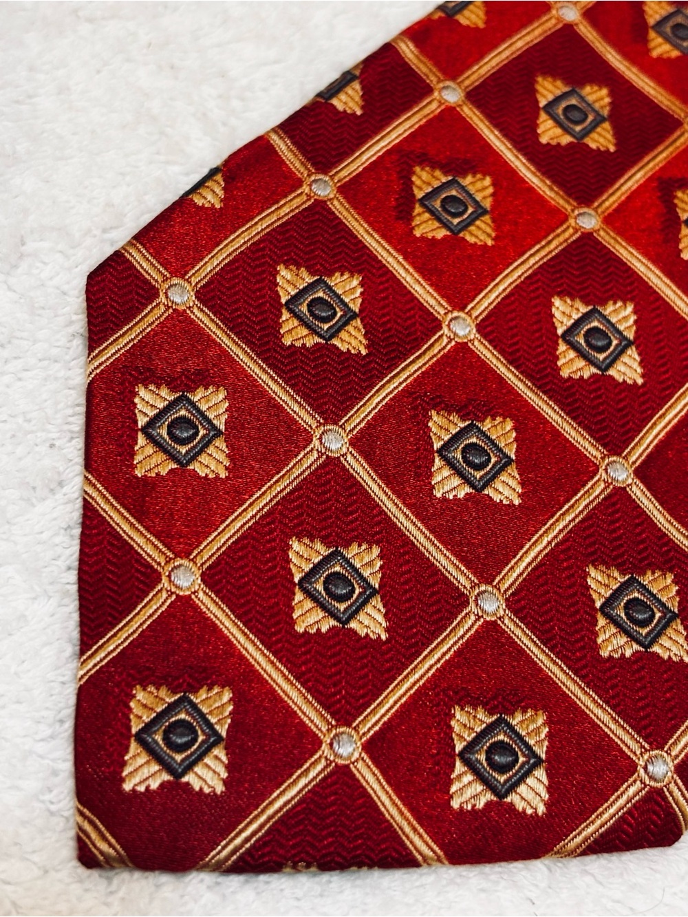 Brand New Stylish Tie By JOS A. BANK (Signature Collection)